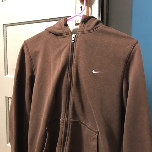 nike zip up tops